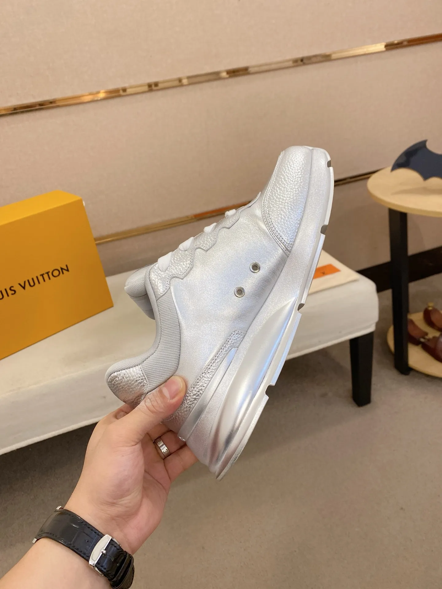 Men's shoes 💰: 660💰 LV. Popular items in men's shoes counter, official website synchronization, 1:1 high quality shipping ✔️Original cowhide, original factory sole, 39-45 (38.46 customized, non-refundable)